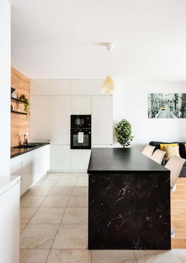Magazynowa Exclusive Amber Apartment Varsó Kültér fotó