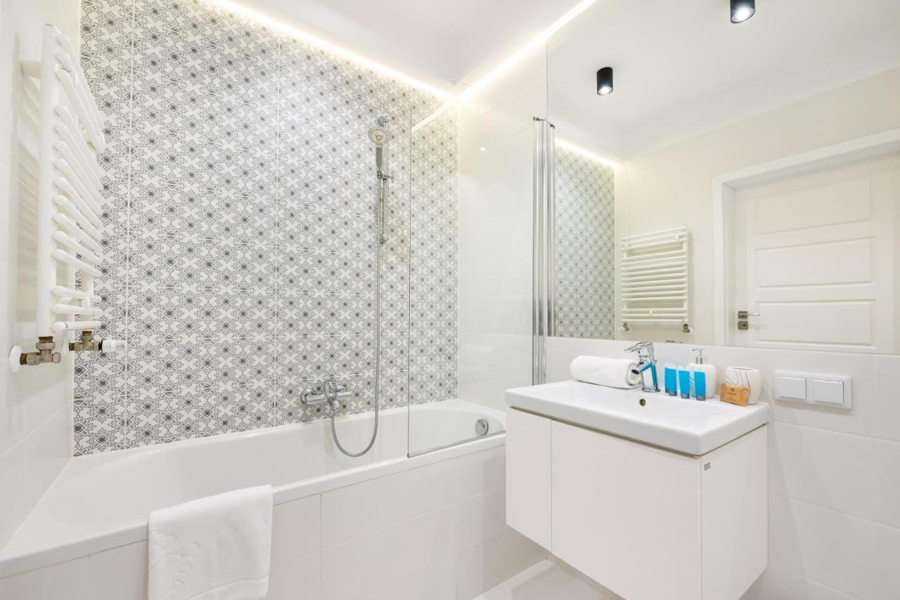 Magazynowa Exclusive Amber Apartment Varsó Kültér fotó